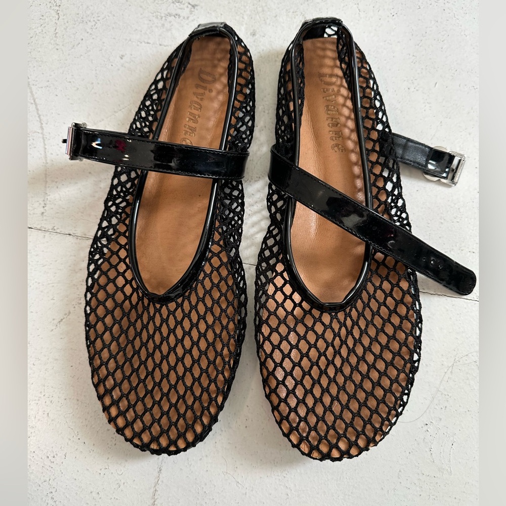 Mesh Mary Jane’s size 9